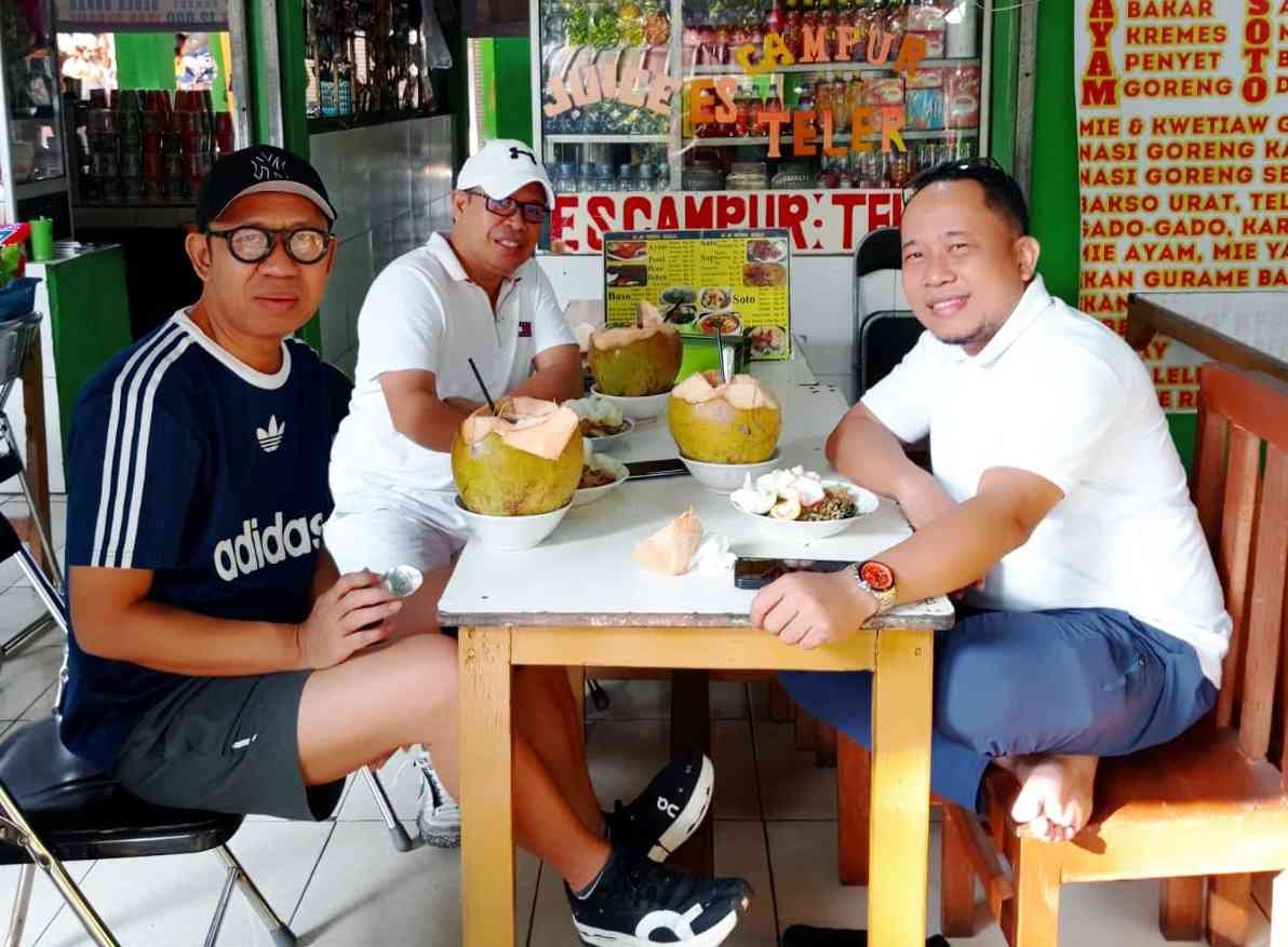Asri Tadda bersama Yusuf Lakaseng dan Sarju Junaedi